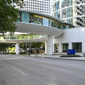 Chevron Skywalk (Smith St & Bell St)