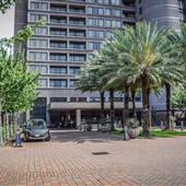DoubleTree by Hilton Hotel & Suites Houston by the Galleria