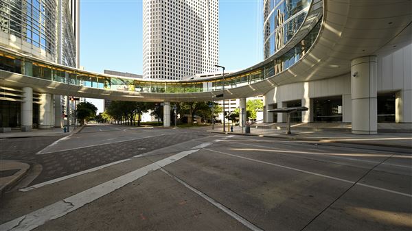 Chevron Skywalk (Smith St & Bell St)