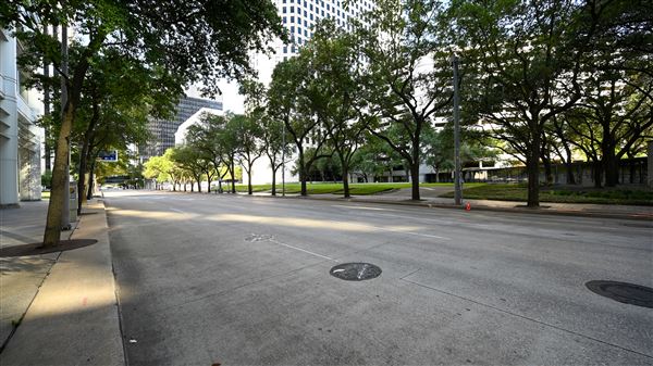 Chevron Skywalk (Smith St & Bell St)