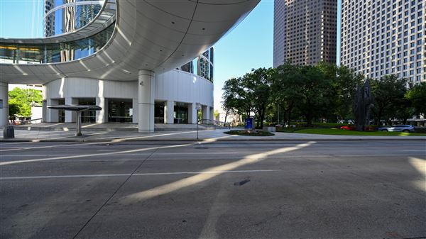 Chevron Skywalk (Smith St & Bell St)