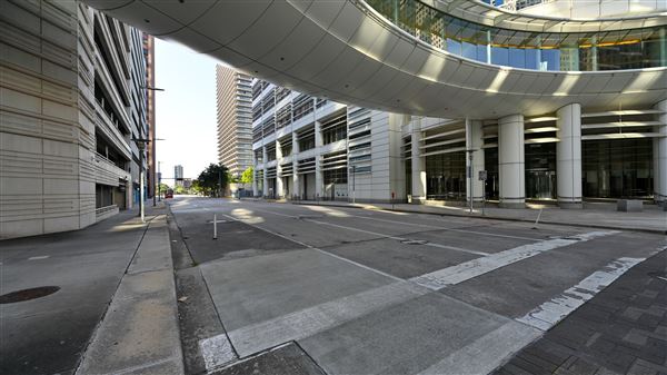 Chevron Skywalk (Smith St & Bell St)