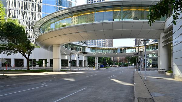 Chevron Skywalk (Smith St & Bell St)