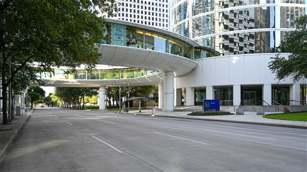 Chevron Skywalk (Smith St & Bell St)