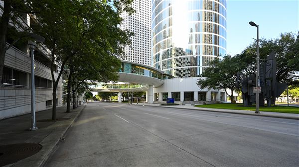 Chevron Skywalk (Smith St & Bell St)