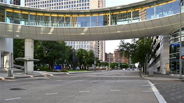 Chevron Skywalk (Smith St & Bell St)